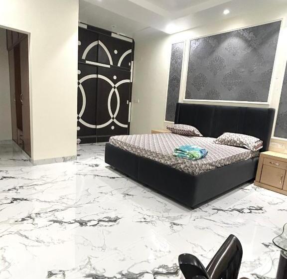 پانسیون Wonderstays