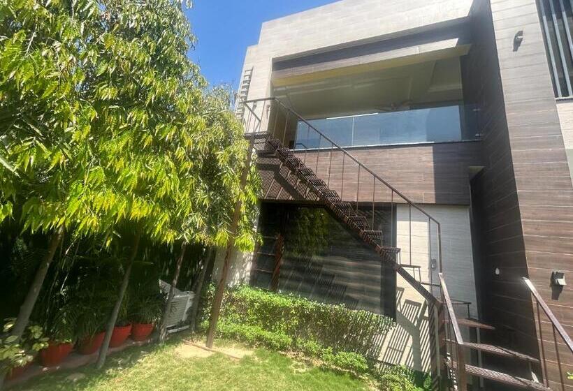 پانسیون Wonderstays