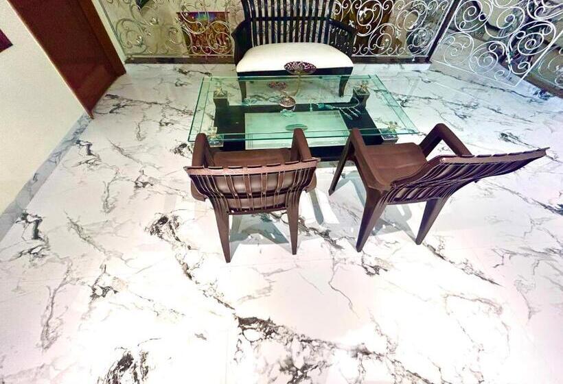 پانسیون Wonderstays