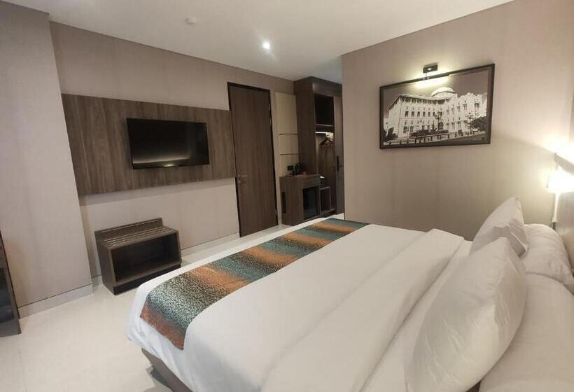 Eno Front One Hotel Semarang