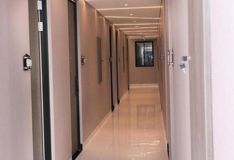 Eno Front One Hotel Semarang