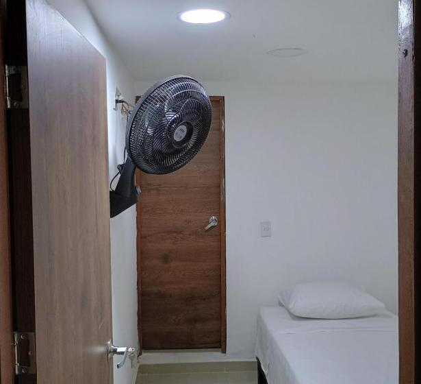 هتل کپسول Di Mar