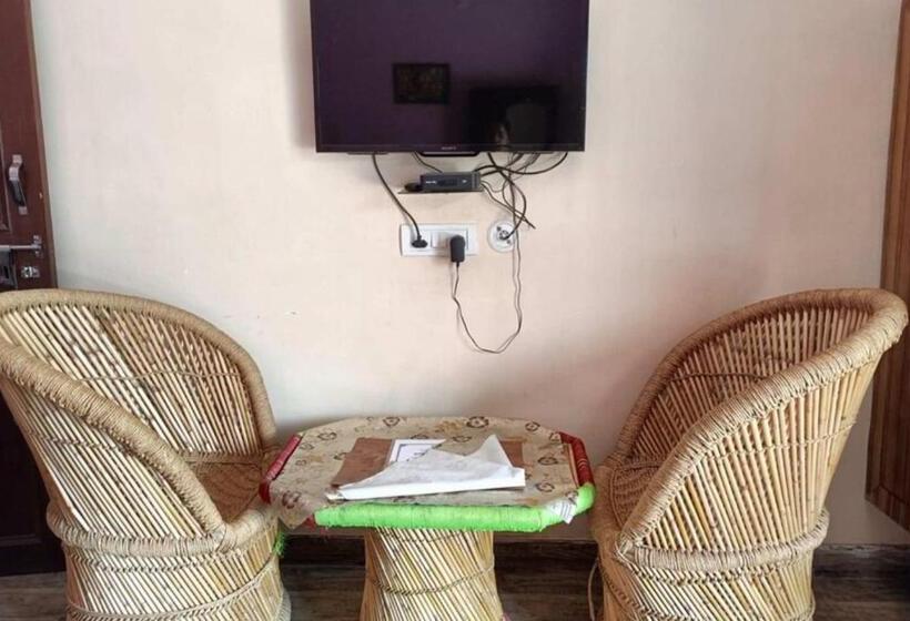 هتل Grg Herb Club Homestay Bhimtal