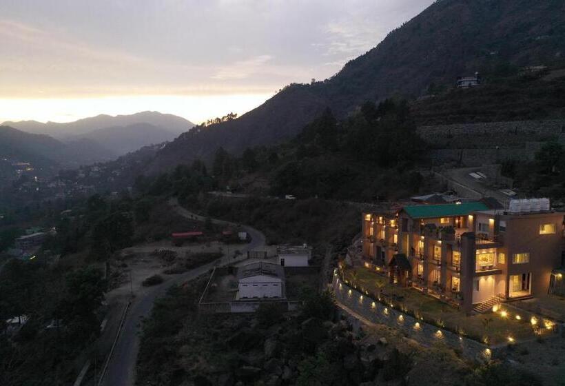 Mountoria Retreat Naukuchiatal By Leisure Hotels Group