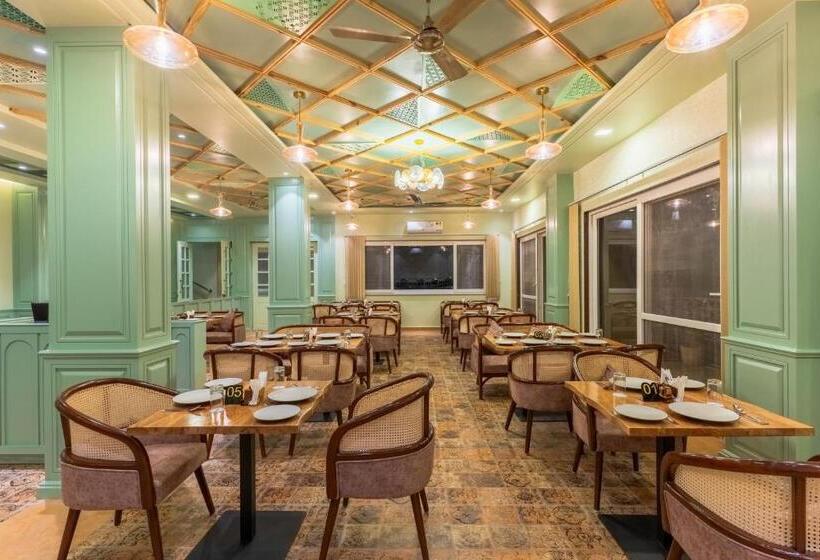 Mountoria Retreat Naukuchiatal By Leisure Hotels Group