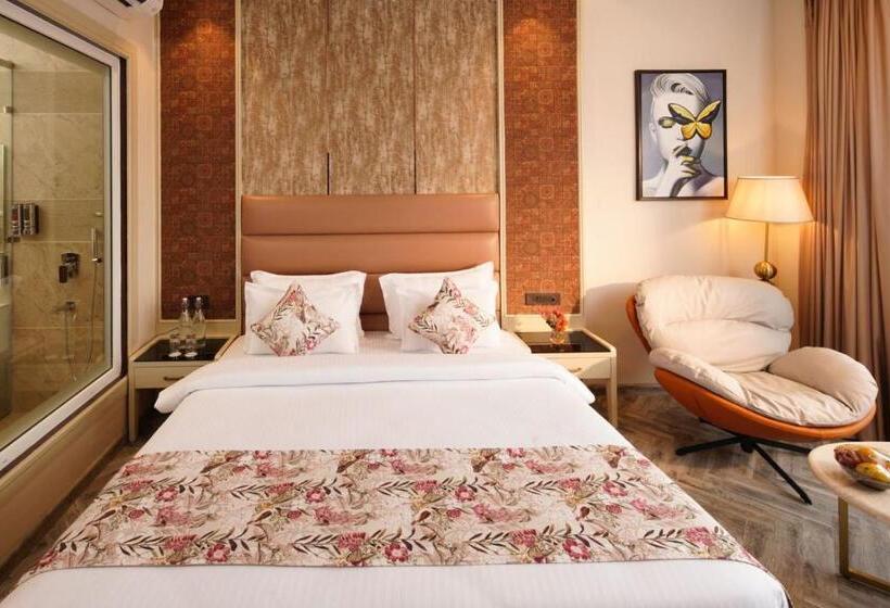 Mountoria Retreat Naukuchiatal By Leisure Hotels Group