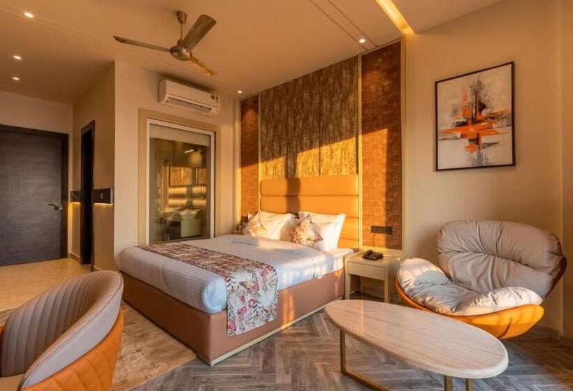 Mountoria Retreat Naukuchiatal By Leisure Hotels Group