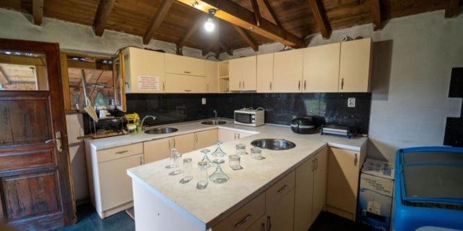 Pension (Hôtel basse catégorie) къщи за гости