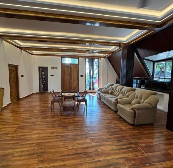 膳宿费 Moon Light Resorts