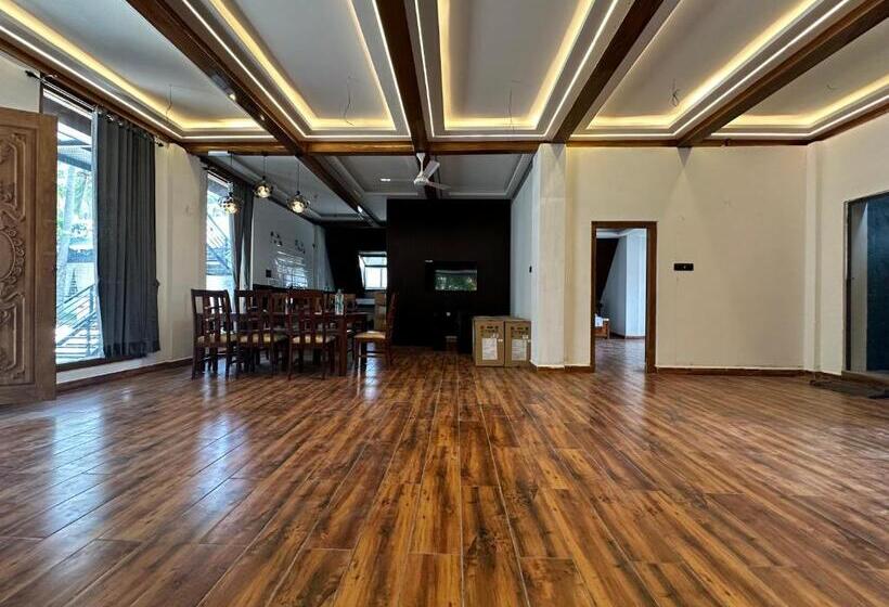 膳宿费 Moon Light Resorts