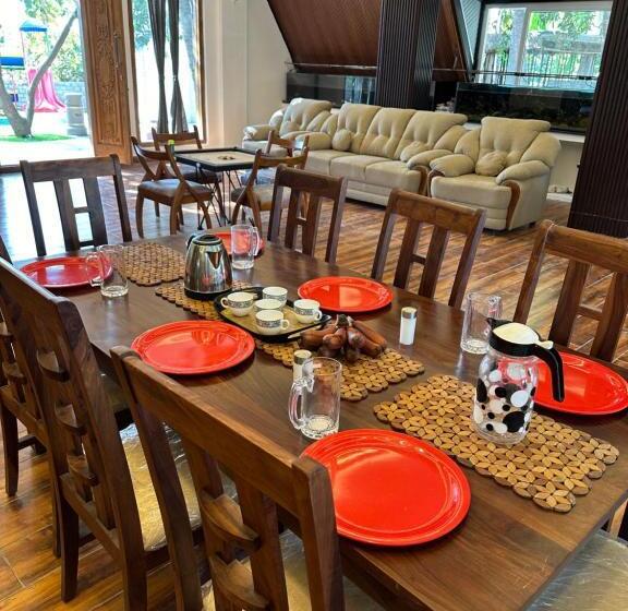 膳宿费 Moon Light Resorts