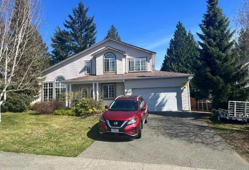 Majatalo Yellow Door Suite