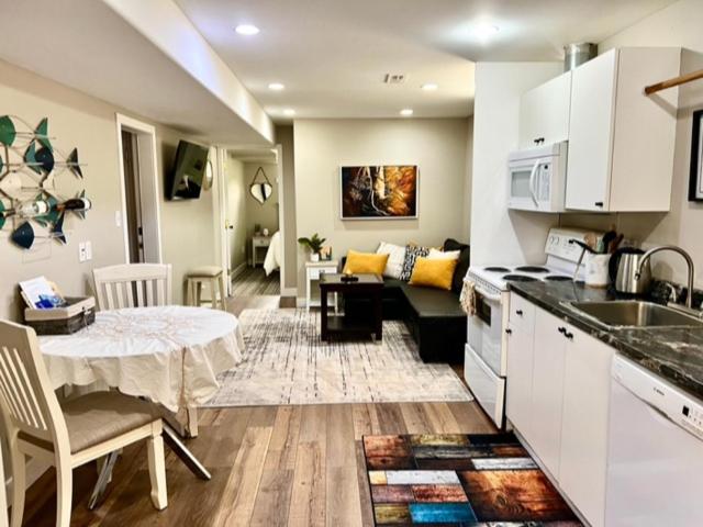 Pensionat Yellow Door Suite