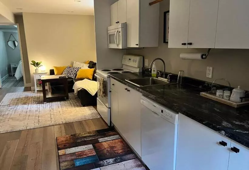 Majatalo Yellow Door Suite