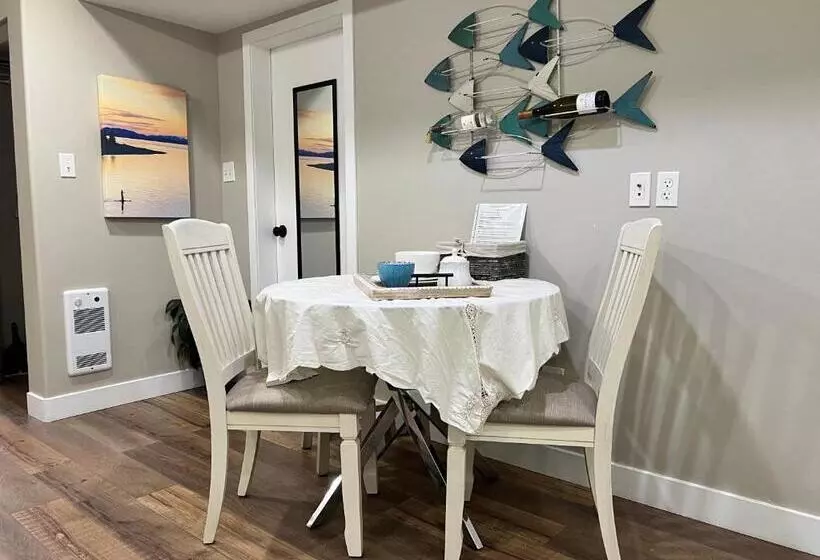 Majatalo Yellow Door Suite