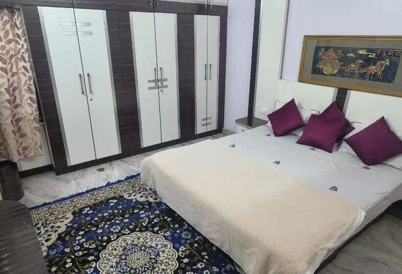 Vibe Villa Hostel