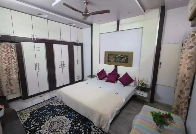 Vibe Villa Hostel