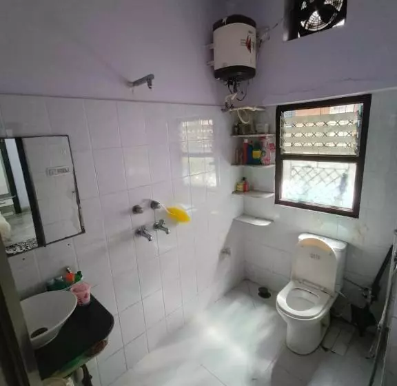 Vibe Villa Hostel