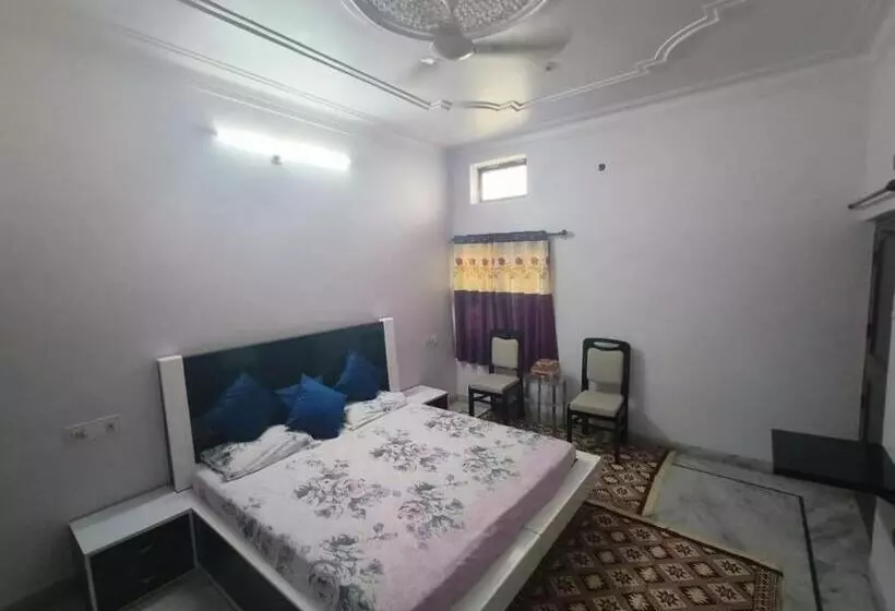 Vibe Villa Hostel