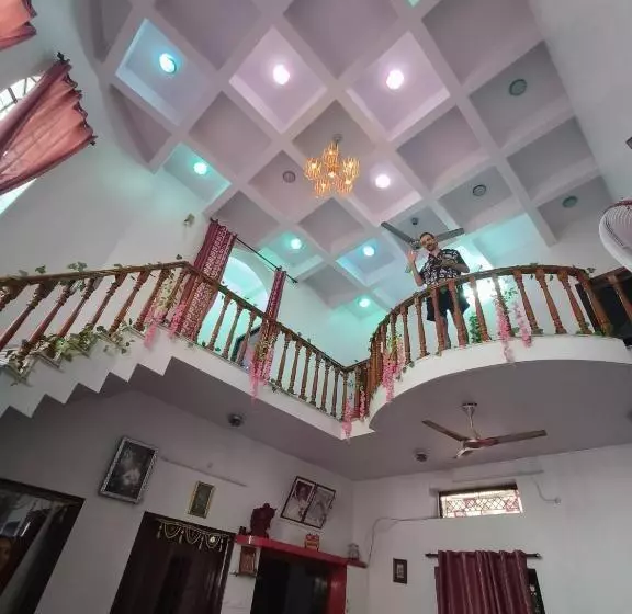 Vibe Villa Hostel