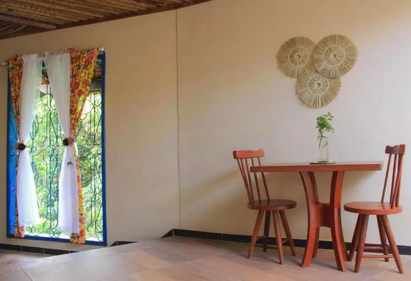 Retkeilymaja Vila Hayô