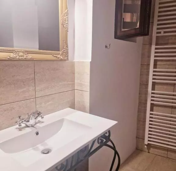 ベッドアンドブレックファースト Casa Croitorului