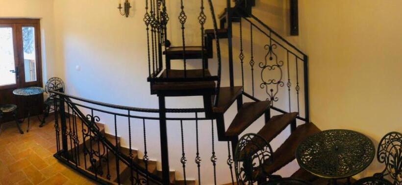 تختخواب و صبحانه Casa Croitorului