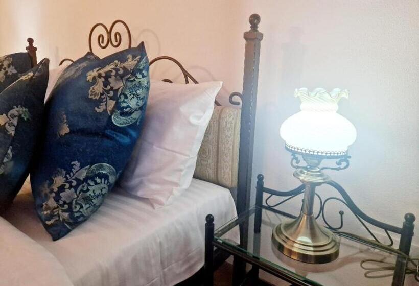 تختخواب و صبحانه Casa Croitorului