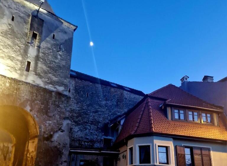 تختخواب و صبحانه Casa Croitorului