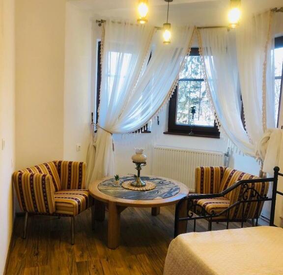 تختخواب و صبحانه Casa Croitorului