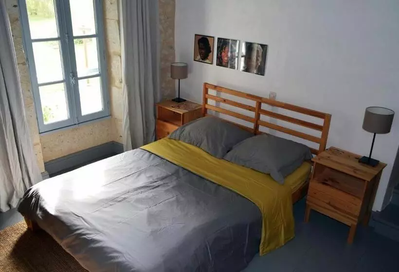 ベッドアンドブレックファースト La Chambre Des Marronniers