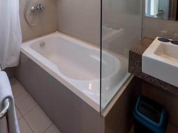 Mactan Newtown Condo With Free Airport Pickup