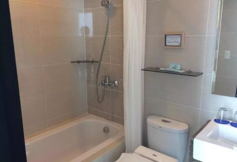 Mactan Newtown Condo With Free Airport Pickup