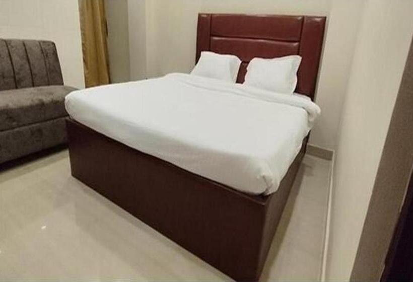 Fabhotel The Luxurie International