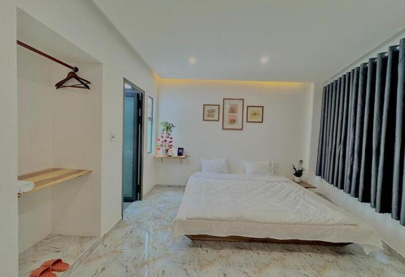 هتل Flower Garden