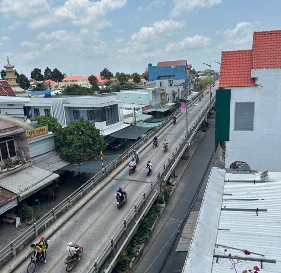 هتل Khách Sạn Nguyễn Long