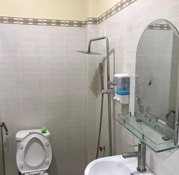 هتل Khách Sạn Nguyễn Long