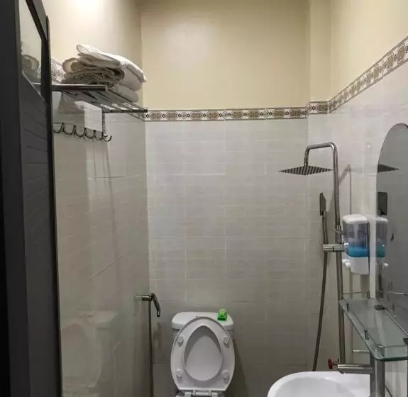 هتل Khách Sạn Nguyễn Long