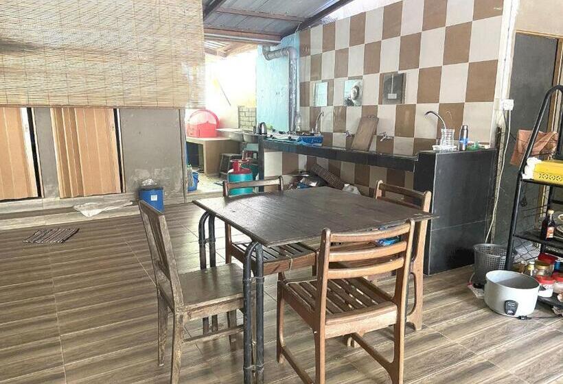 בית מלון כפרי Oyo 90971 Pollock Homestay
