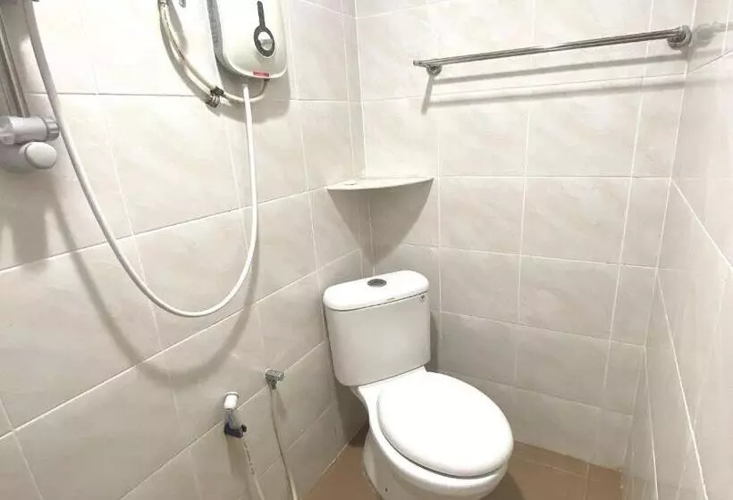 Hotelli Oyo 90971 Pollock Homestay