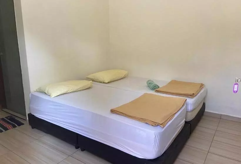 Hotelli Oyo 90971 Pollock Homestay