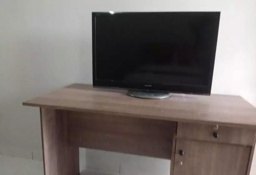 هتل Oyo 93866 Neva Guest House Syariah