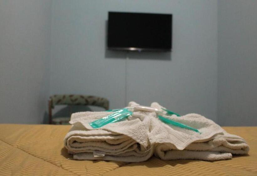 فندق Puerta Del Sol