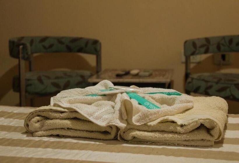 فندق Puerta Del Sol