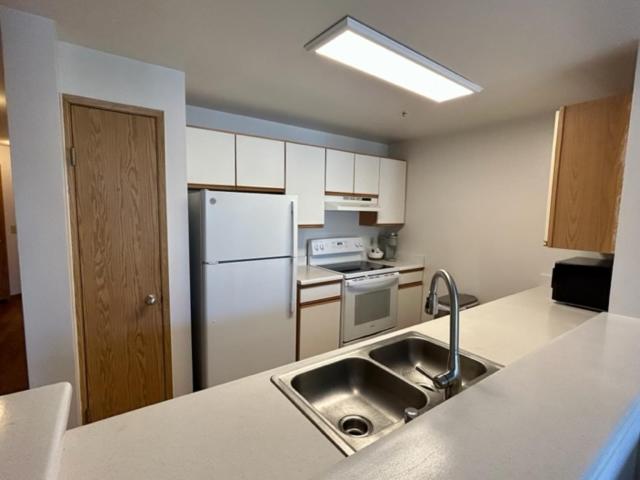 هتل Quest Travels