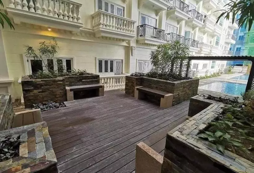 Lafayette Park Square Megaworld