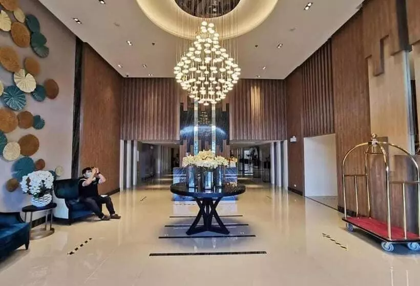Lafayette Park Square Megaworld