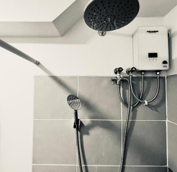 Modern Contemporary 1br Fully Furnished Condo With Balcony At Prisma Residences