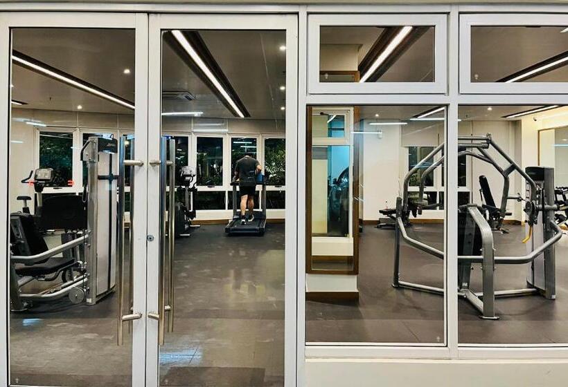 Modern Contemporary 1br Fully Furnished Condo With Balcony At Prisma Residences