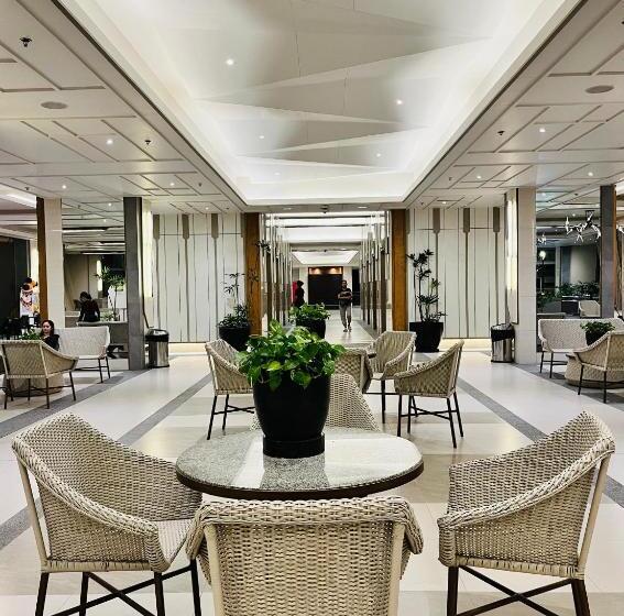 Modern Contemporary 1br Fully Furnished Condo With Balcony At Prisma Residences